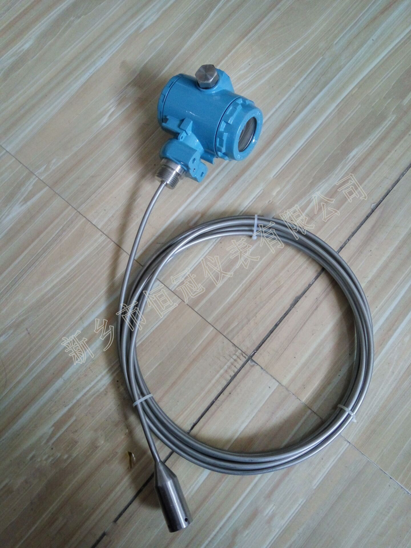 江蘇省訂制的智能油位傳感器（鋼纜型）已發(fā)貨，杜經(jīng)理您保持手機(jī)暢通，以方便接收